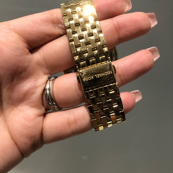 Michael Kors Watch - Picture 2 of 3